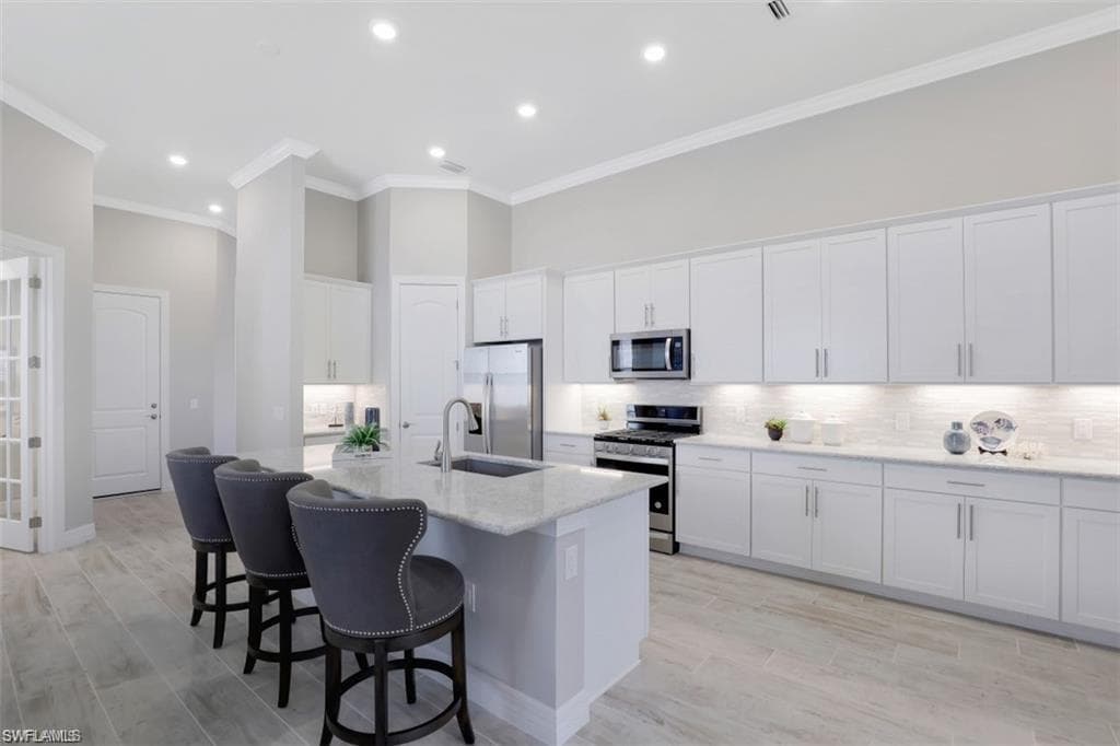 7253 Wilton DR, NAPLES FL 34109-5