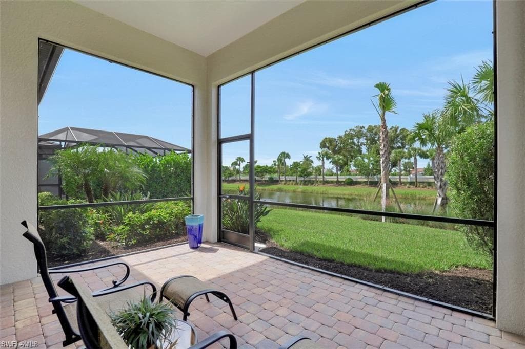 7253 Wilton DR, NAPLES FL 34109-2