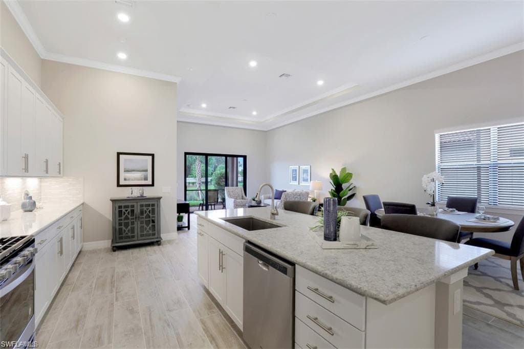 7253 Wilton DR, NAPLES FL 34109-7