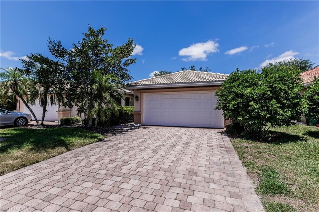 14183 Fall Creek CT, NAPLES FL 34114-17