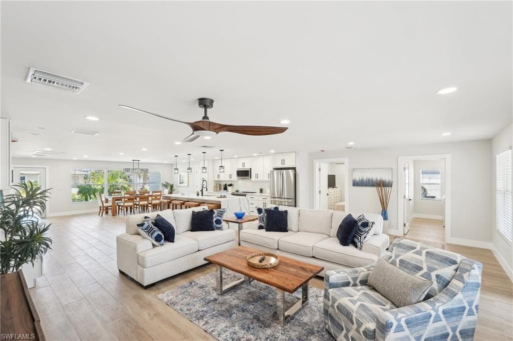18195 Cutlass DR, FORT MYERS BEACH FL 33931-6
