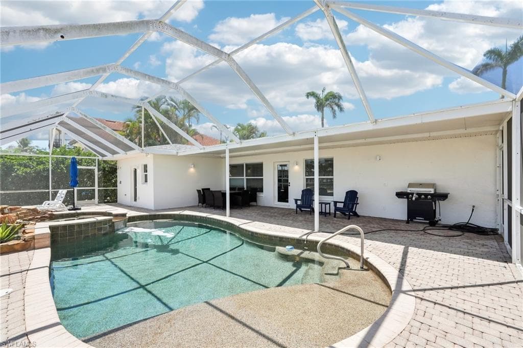 18195 Cutlass DR, FORT MYERS BEACH FL 33931-33