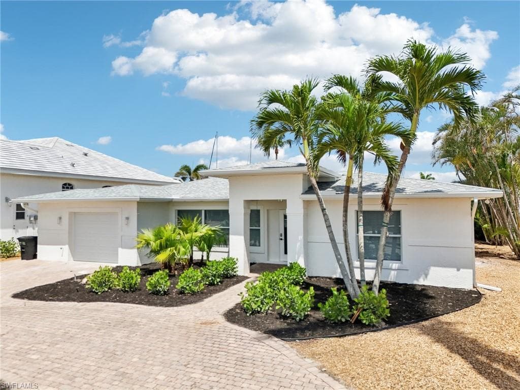 18195 Cutlass DR, FORT MYERS BEACH FL 33931-40