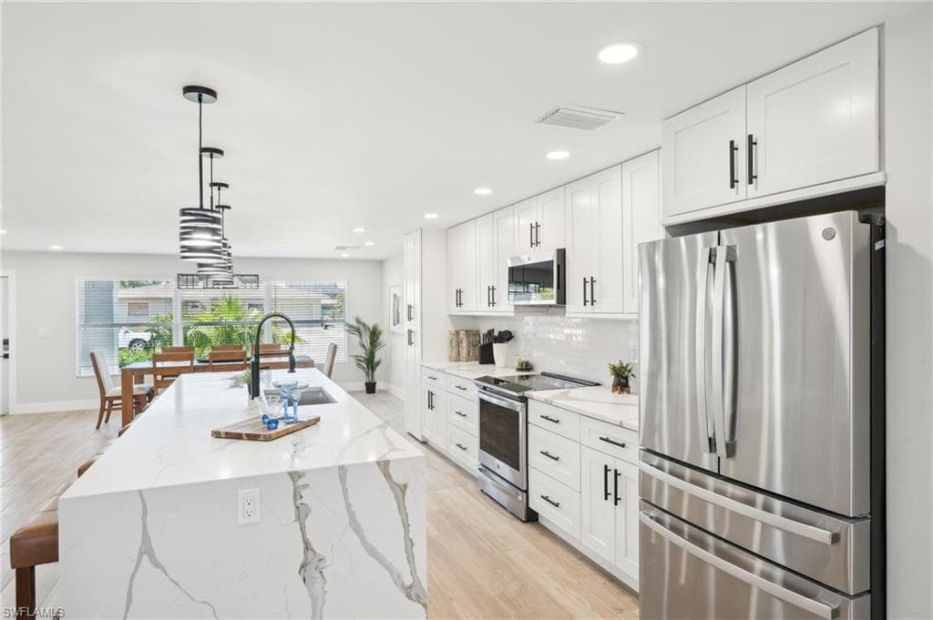 18195 Cutlass DR, FORT MYERS BEACH FL 33931-10