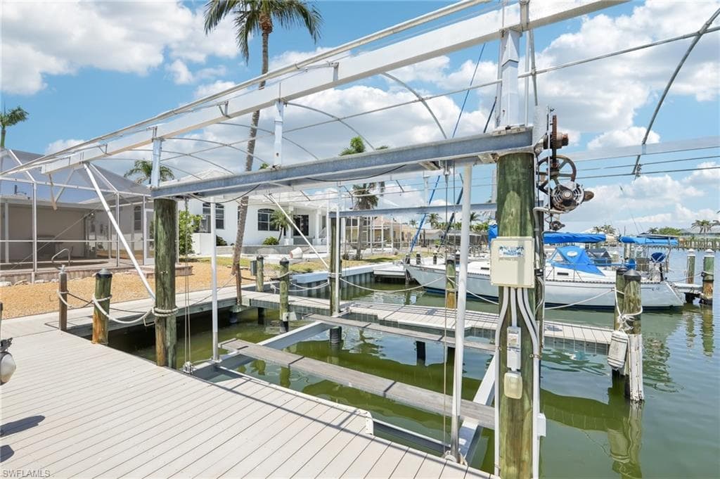 18195 Cutlass DR, FORT MYERS BEACH FL 33931-38