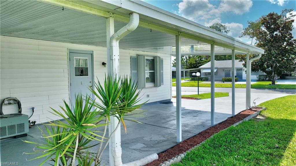 26 Pinewood BLVD, LEHIGH ACRES FL 33936-22