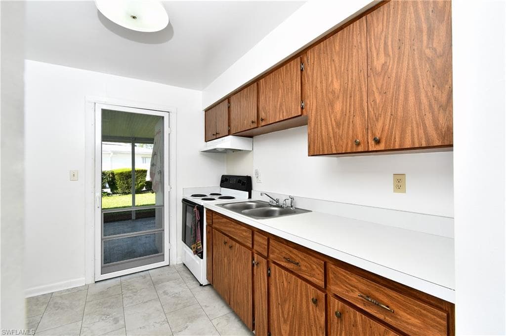 26 Pinewood BLVD, LEHIGH ACRES FL 33936-2