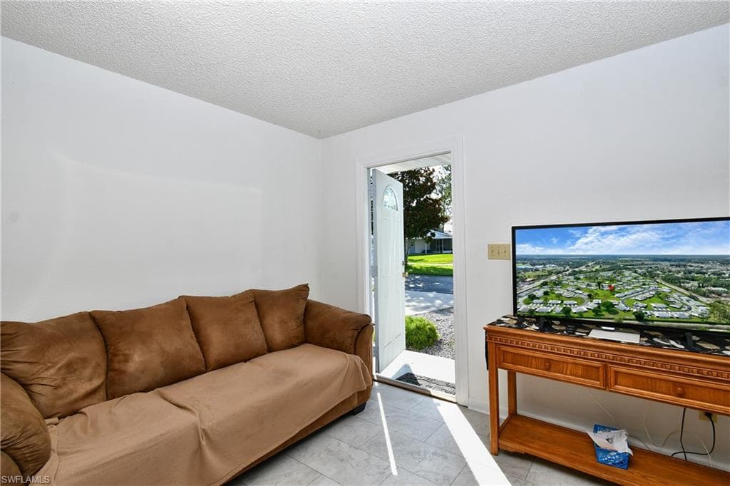 26 Pinewood BLVD, LEHIGH ACRES FL 33936-4