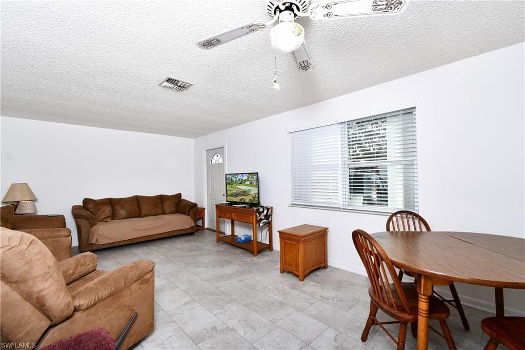 26 Pinewood BLVD, LEHIGH ACRES FL 33936-9