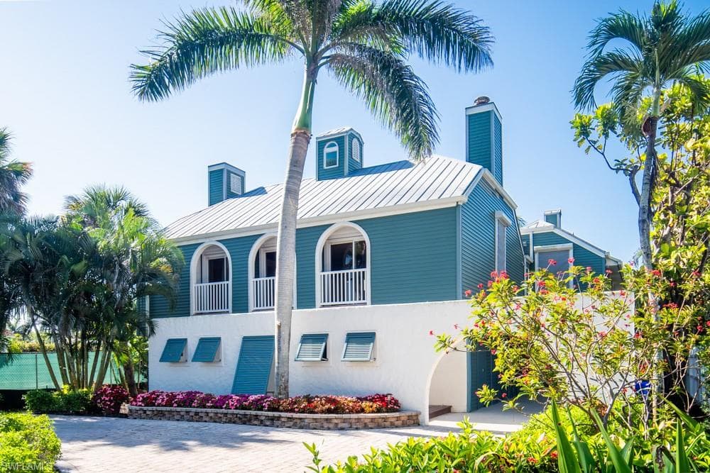 374 14th AVE S, NAPLES FL 34102-4