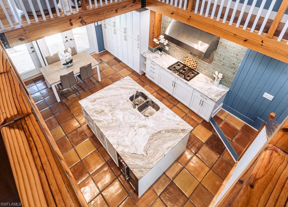 374 14th AVE S, NAPLES FL 34102-8