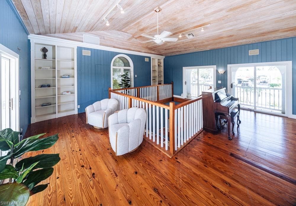 374 14th AVE S, NAPLES FL 34102-7