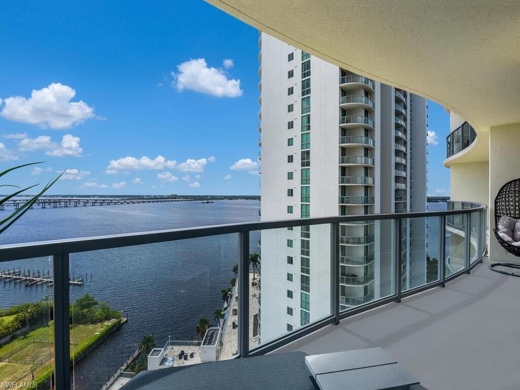 3000 Oasis Grand BLVD # 1705, FORT MYERS FL 33916-15