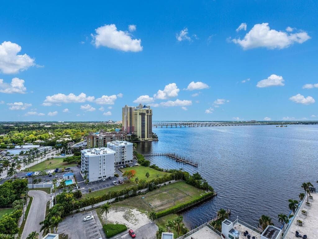 3000 Oasis Grand BLVD # 1705, FORT MYERS FL 33916-21