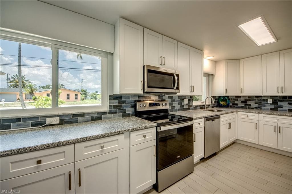 1720 Lakeview BLVD, NORTH FORT MYERS FL 33903-14