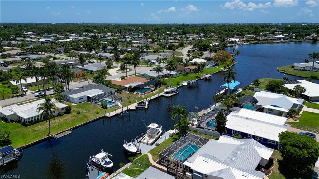 1720 Lakeview BLVD, NORTH FORT MYERS FL 33903-46