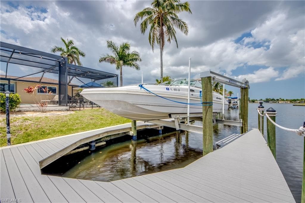 1720 Lakeview BLVD, NORTH FORT MYERS FL 33903-7