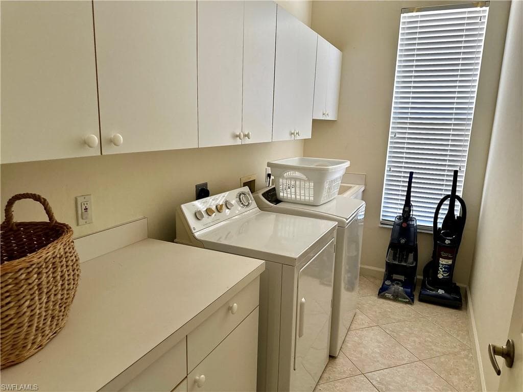 28171 L Burton Fletcher CT, BONITA SPRINGS FL 34135-21