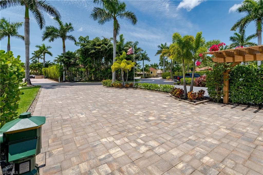13615 Snook CIR, NAPLES FL 34114-26