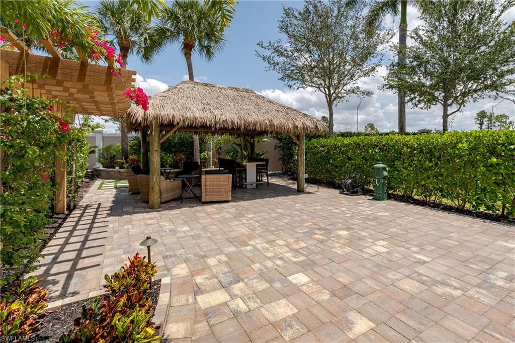 13615 Snook CIR, NAPLES FL 34114-1