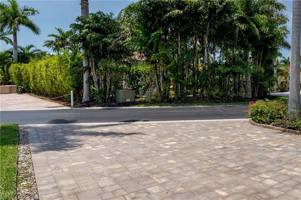 13615 Snook CIR, NAPLES FL 34114-25