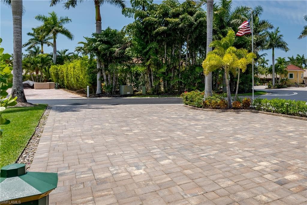13615 Snook CIR, NAPLES FL 34114-27