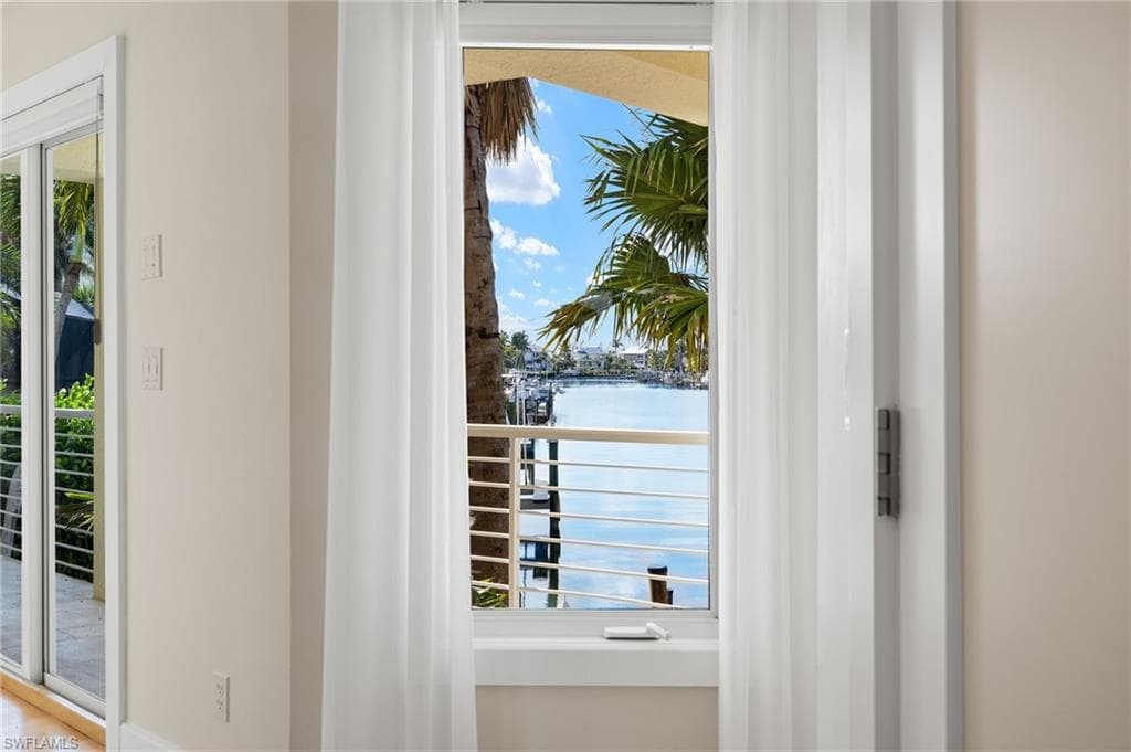 1581 San Carlos Bay DR, SANIBEL FL 33957-16