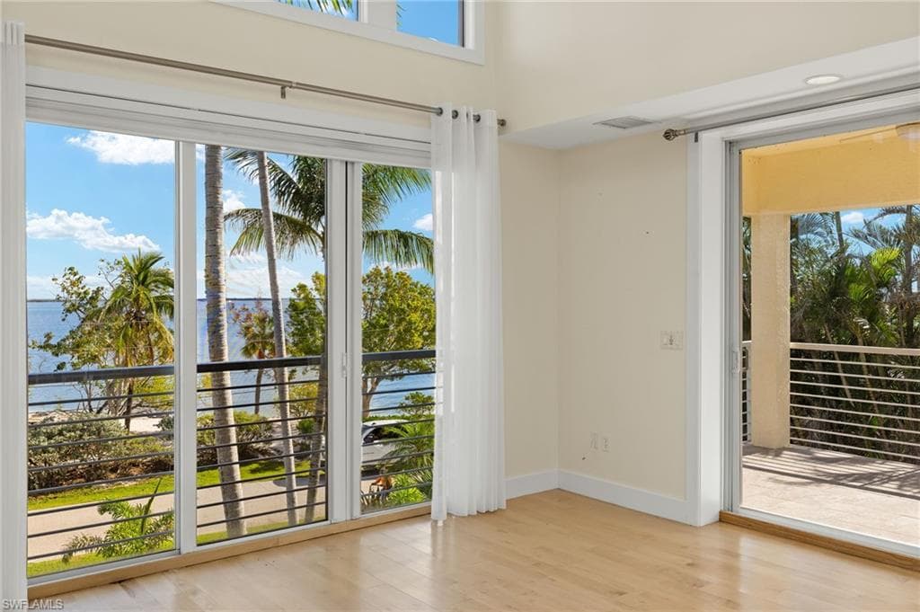 1581 San Carlos Bay DR, SANIBEL FL 33957-15