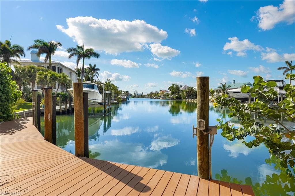 1581 San Carlos Bay DR, SANIBEL FL 33957-2