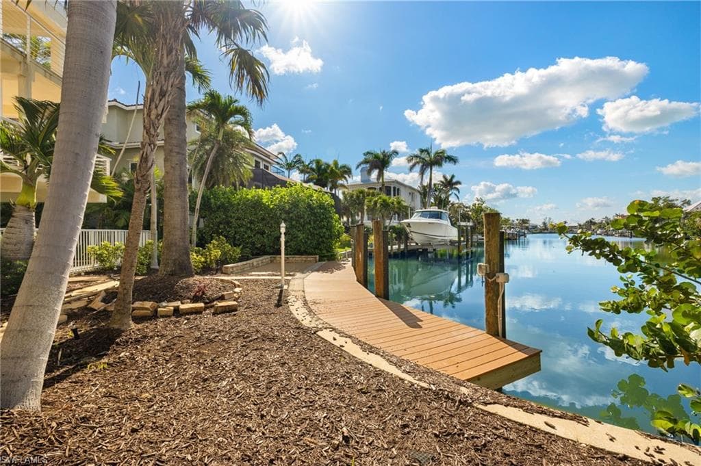 1581 San Carlos Bay DR, SANIBEL FL 33957-40
