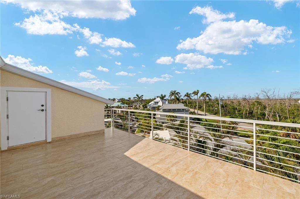 1581 San Carlos Bay DR, SANIBEL FL 33957-36