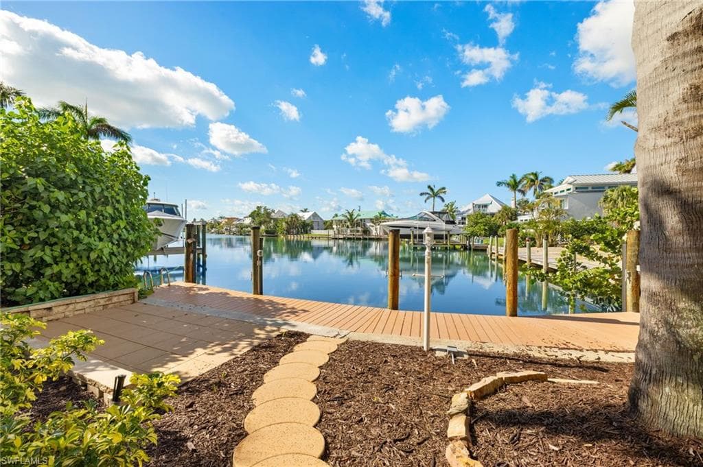 1581 San Carlos Bay DR, SANIBEL FL 33957-39