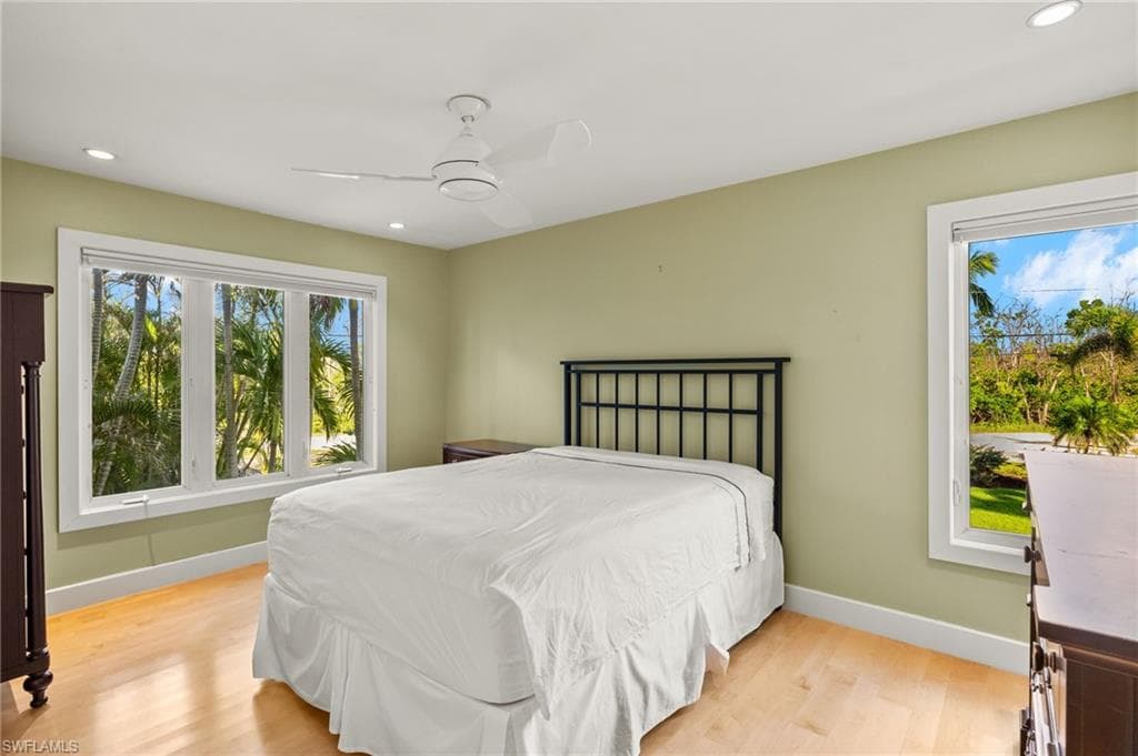1581 San Carlos Bay DR, SANIBEL FL 33957-28