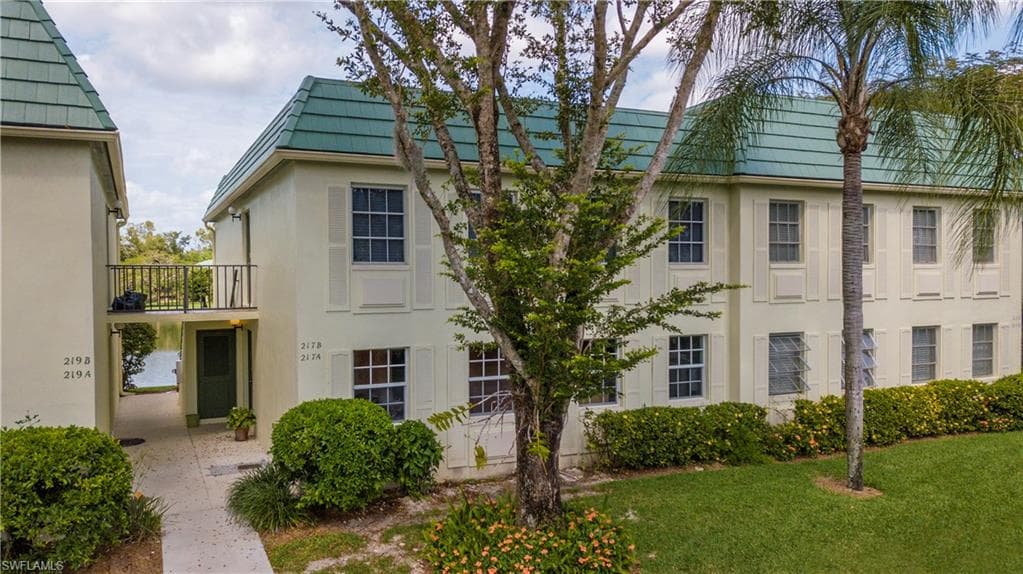 217 Bobolink WAY # 217B, NAPLES FL 34105-9