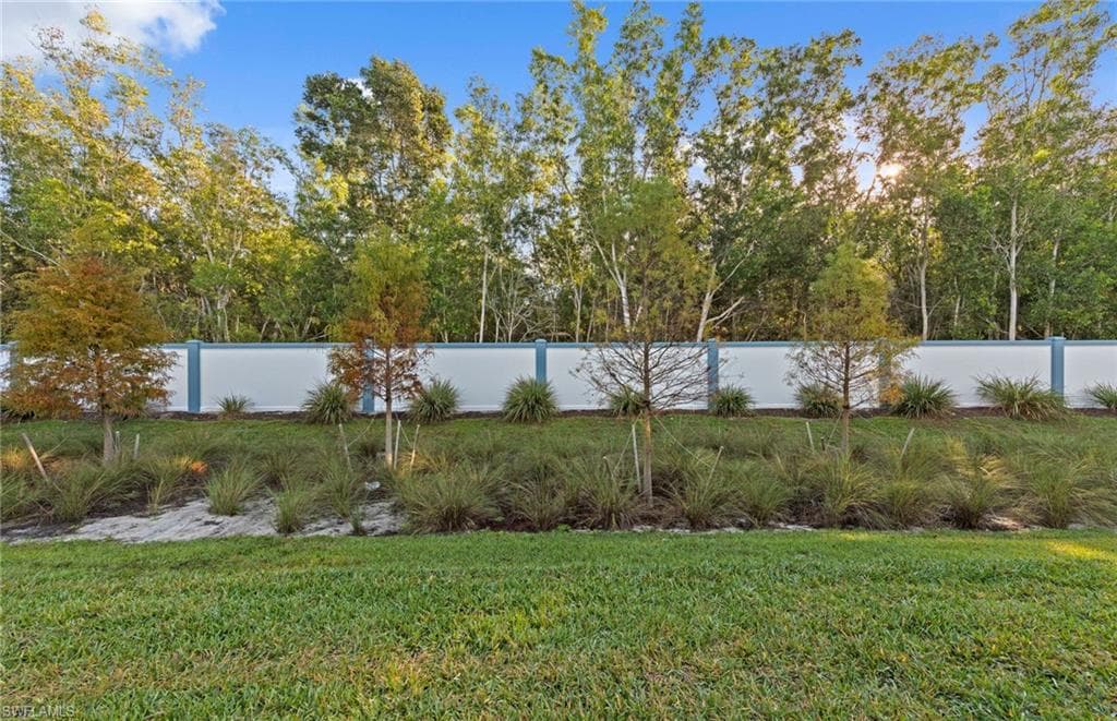 27893 Radiant CT, BONITA SPRINGS FL 34135-23