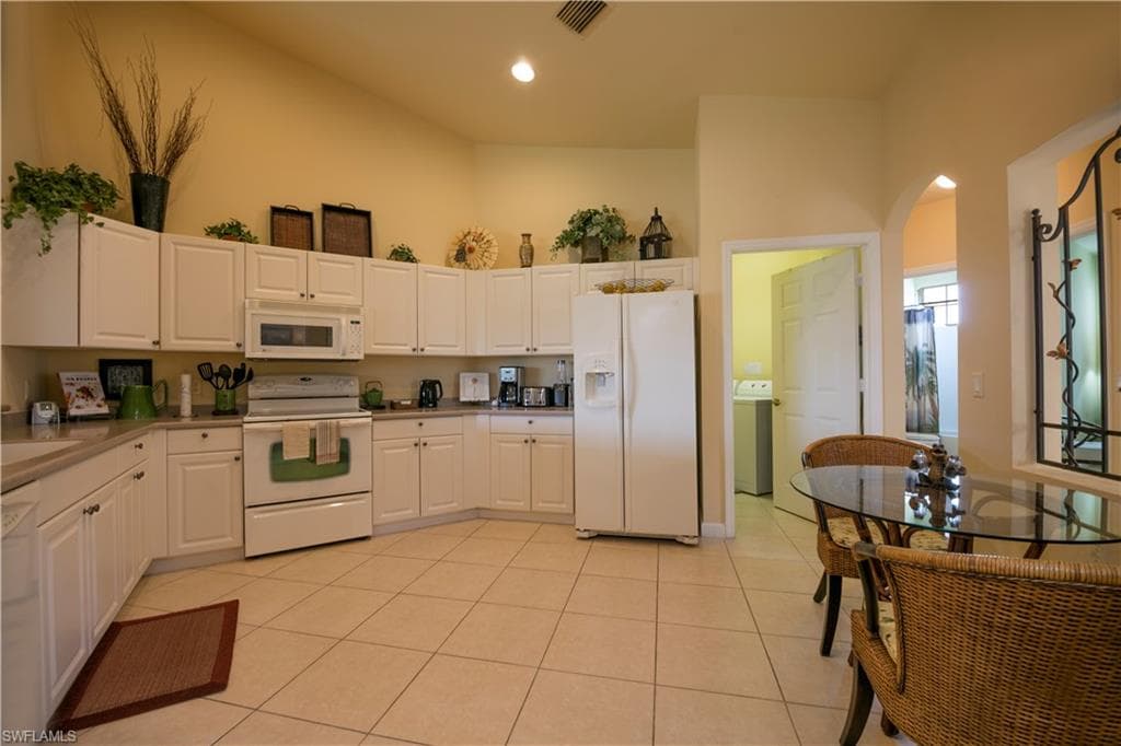 3048 Horizon LN # 1104, NAPLES FL 34109-4