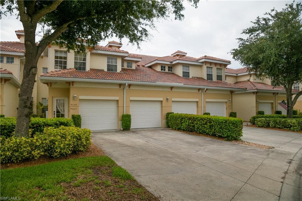 3048 Horizon LN # 1104, NAPLES FL 34109-8