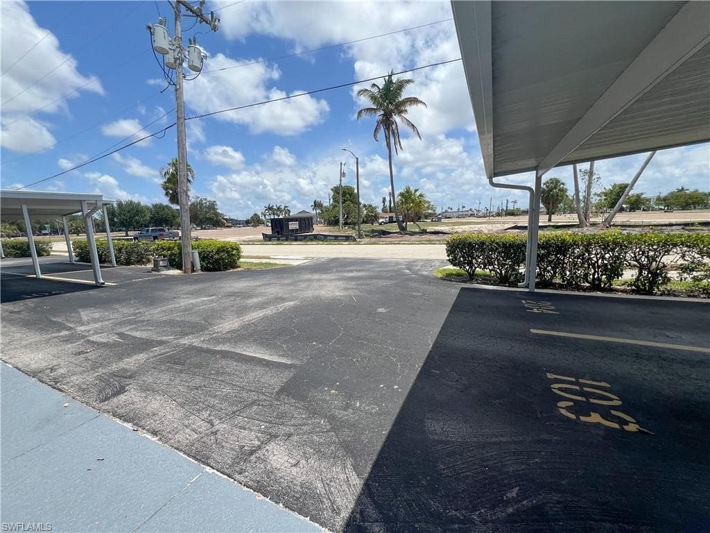 632 Victoria DR # 103, CAPE CORAL FL 33904-26