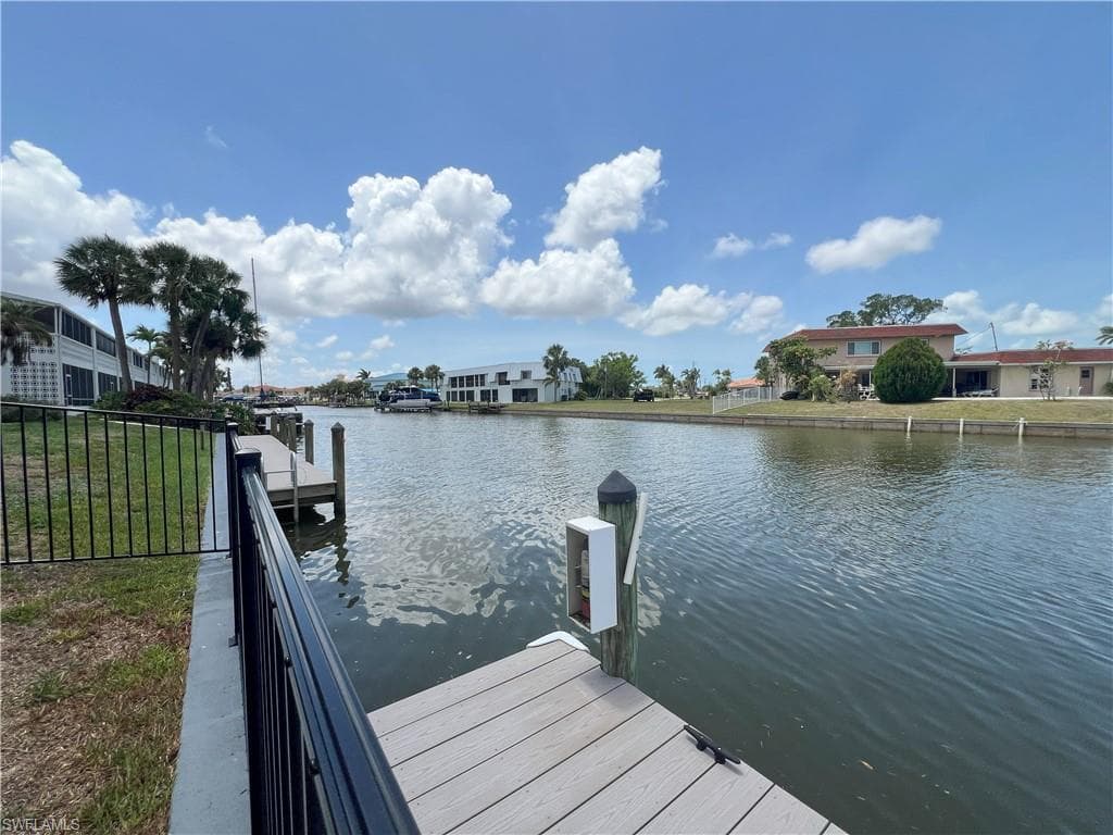 632 Victoria DR # 103, CAPE CORAL FL 33904-5