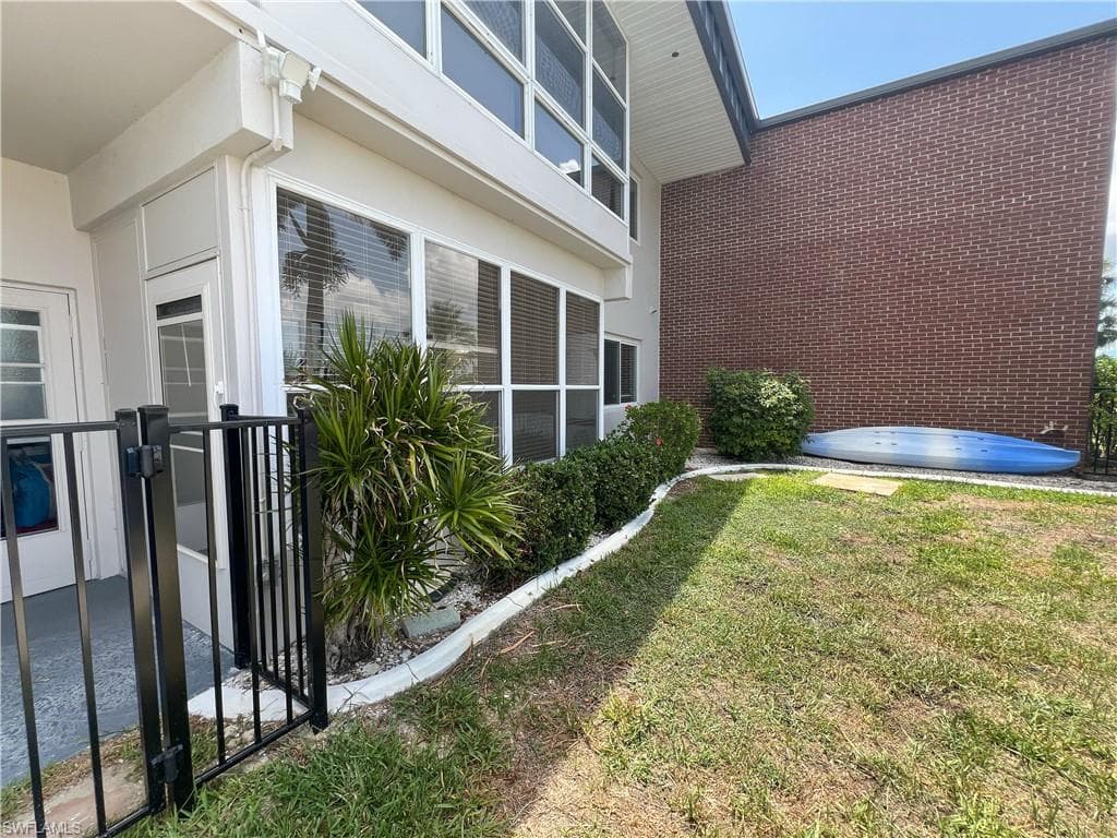 632 Victoria DR # 103, CAPE CORAL FL 33904-27
