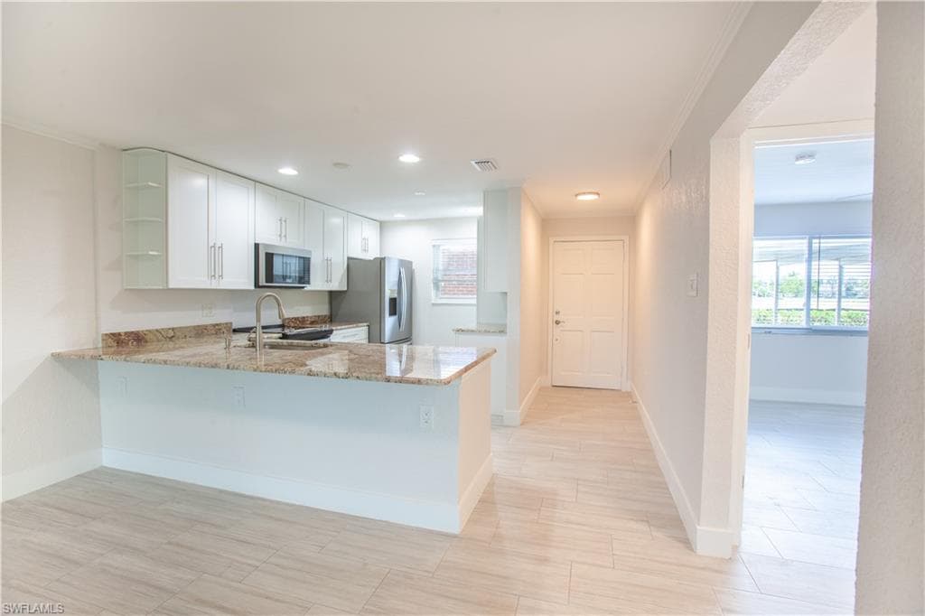 632 Victoria DR # 103, CAPE CORAL FL 33904-8