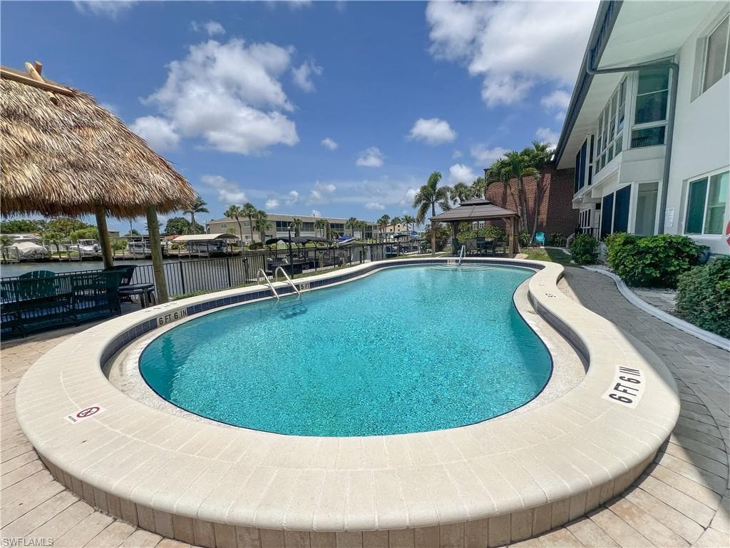 632 Victoria DR # 103, CAPE CORAL FL 33904-23
