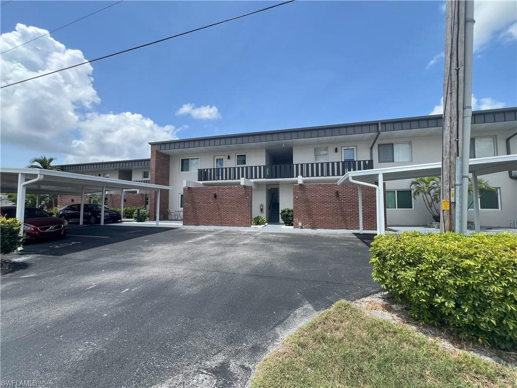 632 Victoria DR # 103, CAPE CORAL FL 33904-3