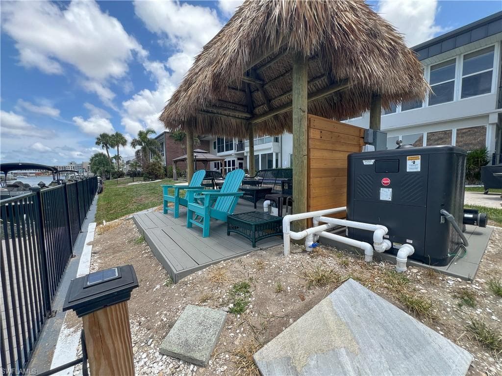 632 Victoria DR # 103, CAPE CORAL FL 33904-24