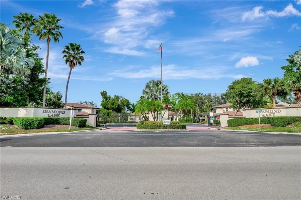 300 Diamond CIR # 302, NAPLES FL 34110-12