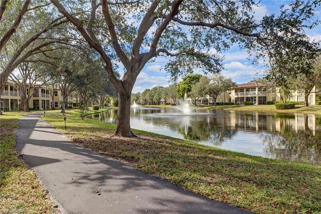 300 Diamond CIR # 302, NAPLES FL 34110-10