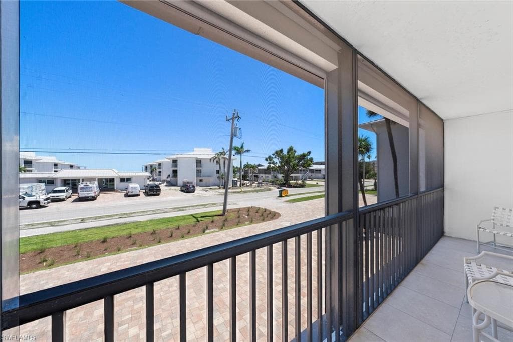1340 Middle Gulf DR # 8A, SANIBEL FL 33957-29