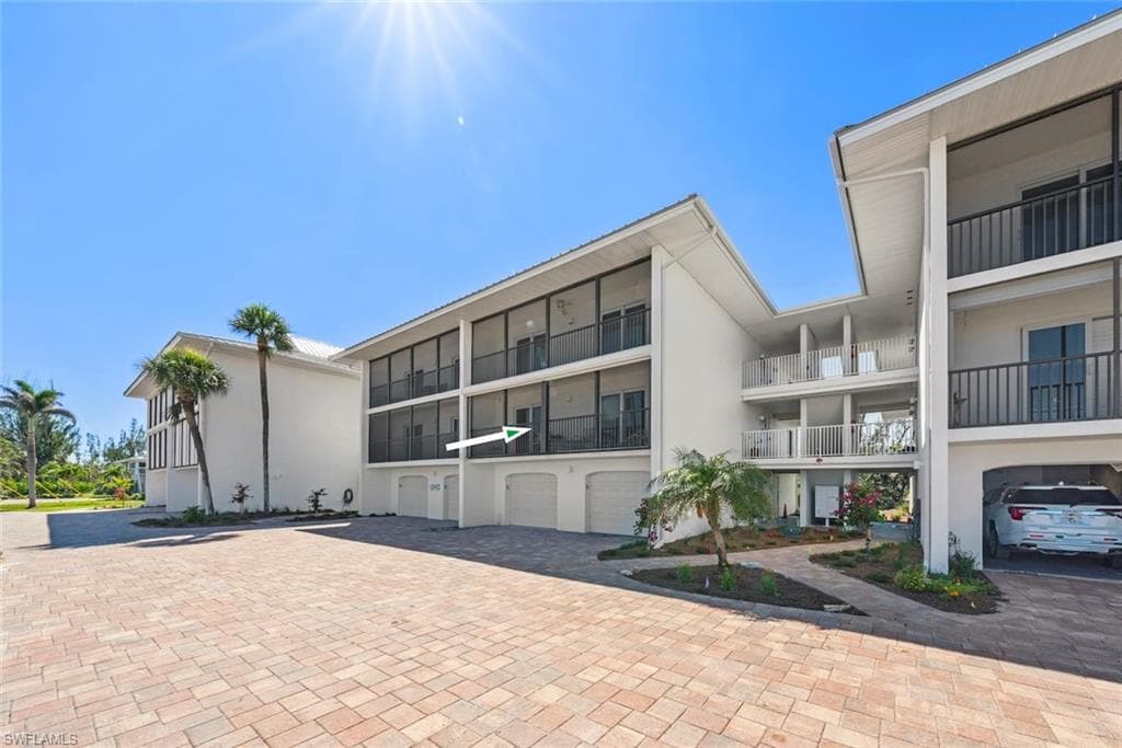 1340 Middle Gulf DR # 8A, SANIBEL FL 33957-33