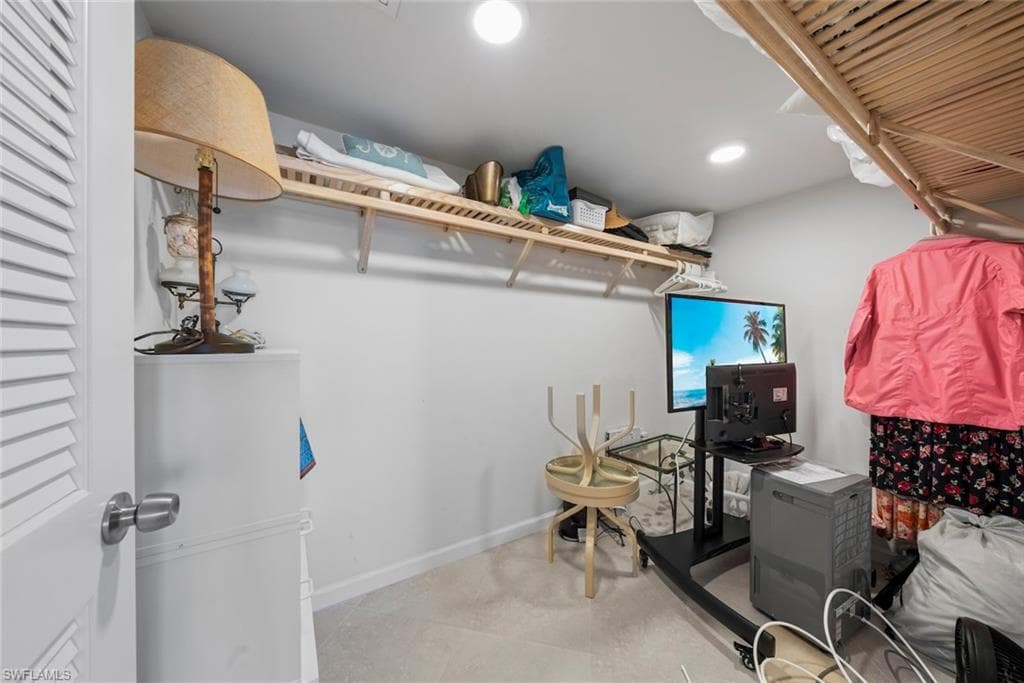 1340 Middle Gulf DR # 8A, SANIBEL FL 33957-20