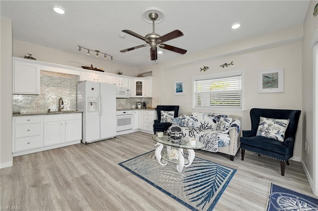 141 El Capitan DR, ISLAMORADA FL 33036-29